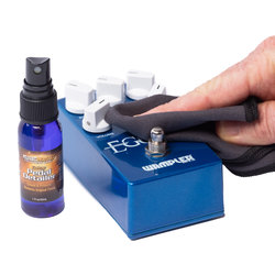 Guitar Pedal Detailer & Microfiber Cloth