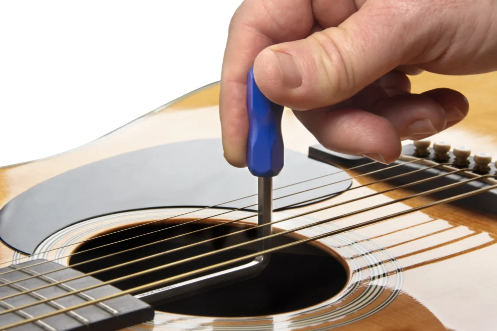 ergonomic handle helps with comfort and leverage