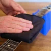 MN241: 2 'n 1 Beyond Plush Players Cloth Cloth cleaning guitar strings