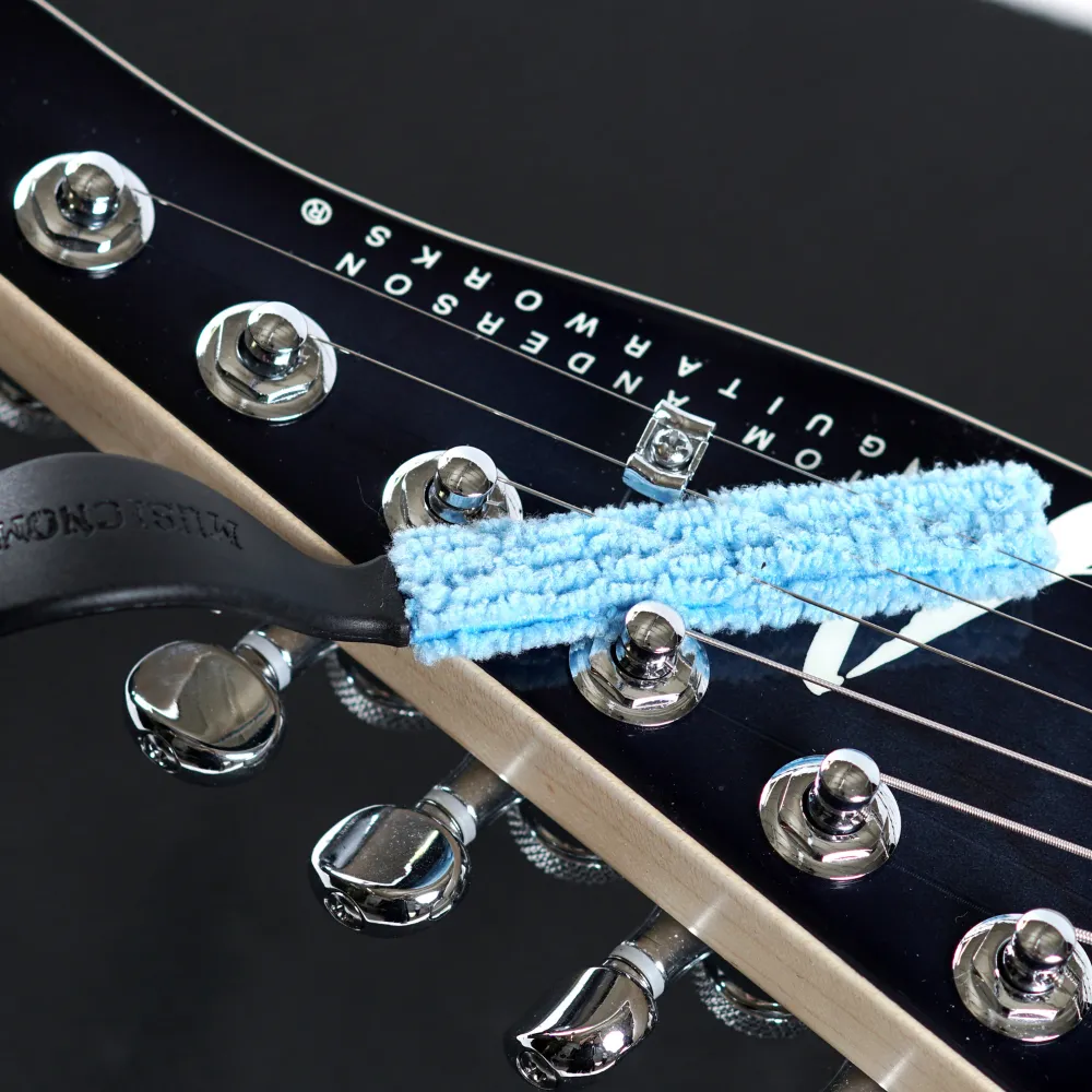Cleaning Guitar Tuners